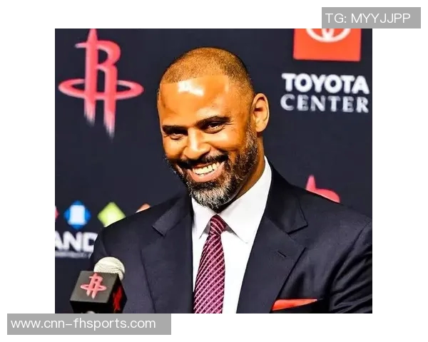 乌度卡寄语阿门:保持自信发掘进攻空间提升攻击性展现个人风采 乌度卡寄语阿门:保持自信发掘进攻空间提升攻击性展现个人风采