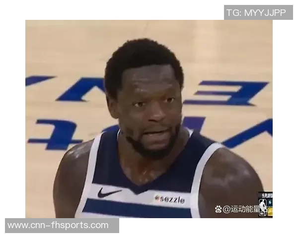 兰德尔上半场表现稳定11投6中贡献14分4篮板1助攻1抢断