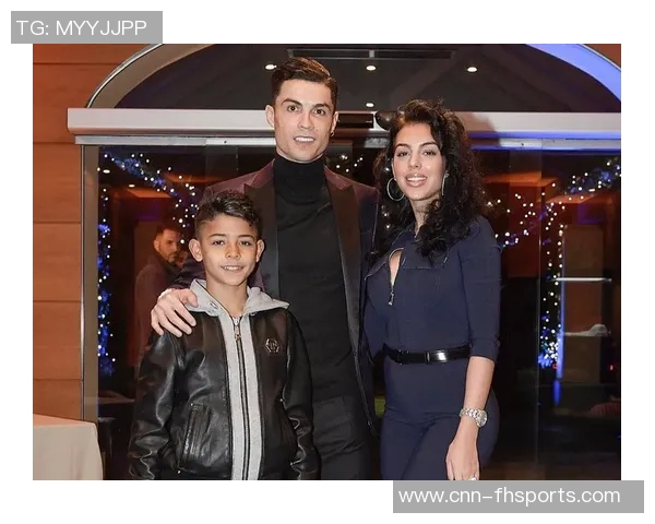 总裁的温馨时光乔治娜分享C罗与孩子们的幸福瞬间 总裁的温馨时光乔治娜分享C罗与孩子们的幸福瞬间