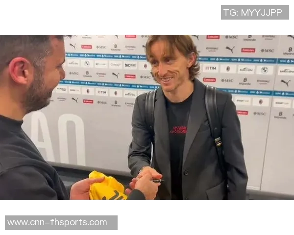 莫德里奇与拉比奥特训练勤奋米兰队员再无迟到现象 莫德里奇与拉比奥特训练勤奋米兰队员再无迟到现象